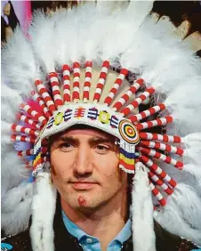  ?? FOTO REUTERS ?? Skandály ho nepoložily. Kanadskému premiérovi vedle ekologické politiky hraje do karet také snaha zlepšit vztahy s původními obyvateli.
