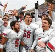  ??  ?? The Highlander­s are a happy group after advancing to the Class 6A Division I championsh­ip game.