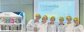  ??  ?? Desarrollo. Ingenieras recién graduadas en el programa Unimake.