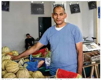  ??  ?? Abdel Haien, un des nouveaux commerçant­s du marché villeparis­ien.