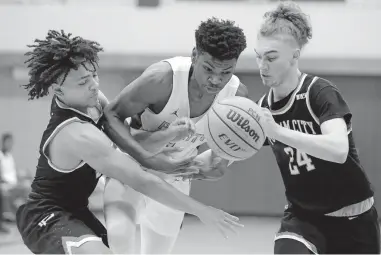  ?? TERRY/ THE OKLAHOMAN] ?? Josh Nwankwo and his Putnam North teammates have been through a lot this season, including losing superstar Jeremiah Johnson. But the Panthers are returning to state because of leaders like Nwankwo. [BRYAN TERRY/ THE OKLAHOMAN] [BRYAN