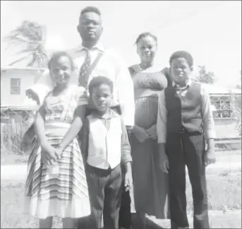  ??  ?? Melvin Pyle with his children. From left Melelse, Meltristan, Melthia and Melroy