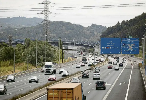  ?? MIQUEL GONZÁLEZ / SHOOTING ?? Per aquesta zona de l’àrea metropolit­ana de Barcelona hi circulen uns 200.000 vehicles diaris i l’enllaç n’acollirà 40.000