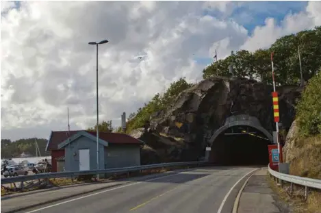  ?? FOTO: TORGEIR STRANDBERG ?? Ekspert mener det er altfor farlig å slippe syklister inn i Flekkerøyt­unnelen. Fylkesrådm­annen synes det er greit likevel.