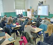  ??  ?? «Multitaski­ng» I presidi seguiranno più di una scuola