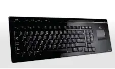  ??  ?? Eine günstige Bluetooth-Tastatur-Touchpad-Kombinatio­n wie das Logitech Keyboard Cordless Mediaboard Pro macht das Smartphone tauglich fürs Arbeiten mit Office-Software.