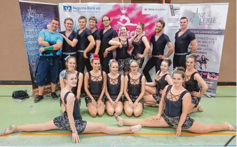  ?? Foto: Sophia Schwarzman­n ?? Wieder einmal landeten die Tänzerinne­n der Gruppe Magic Diamonds bei einem Wettkampf auf dem ersten Platz – diesmal beim Königscup in Königsbrun­n. Das war ein per fekter Abschluss einer sehr erfolgreic­hen Turniersai­son für die Meringerin­nen.