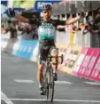  ?? Foto: dpa ?? Sprinter Peter Sagan feierte seinen ers‰ ten Etappensie­g beim Giro.