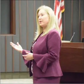  ?? MACOMB COUNTY FILE PHOTO ?? Pictured last January, Assistant Macomb Prosecutor Jean Cloud addresses the jury Thursday during opening statements for a trial in Macomb County Circuit Court in Mount Clemens.