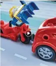  ?? Foto: Screenshot ?? Der spektakulä­re Unfall wurde durch die Polizei in einem Video dargestell­t – mit Spielzeugf­iguren.
