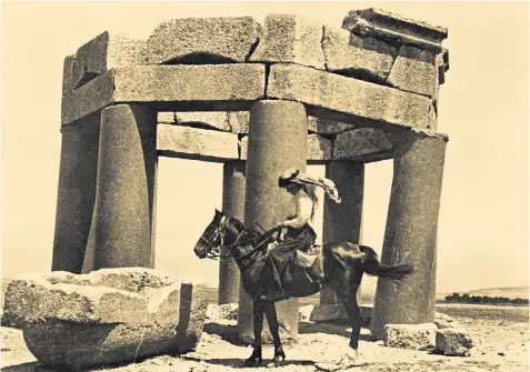 ??  ?? Breaking the rules: Gertrude Bell braves the desert heat. Below, museum director Lamia Al-gailani Werr, who inspired a character in the RSC’S play