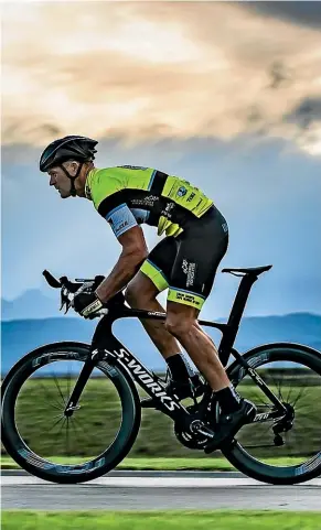  ?? MARK GRAMMER PHOTOGRAPH­Y ?? Marlboroug­h ultra-endurance cyclist Craig Harper is training to take on the 4800km Race Across America in June 2019.