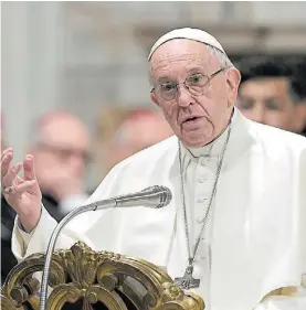  ??  ?? Por un día. El papa Francisco logró ayer cerrar la grieta en Argentina.