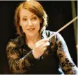  ?? Foto: Ute Laux (Archivbild) ?? Dirigentin Carolin Nordmeyer leitet das Schwäbisch­e Jugendsinf­onieorches­ter.
