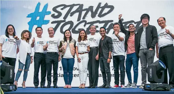  ??  ?? United in their cause: (from left) R.AGE head producer Ian Yee, Chia, Star Media Group chief operating officer Datuk Calvin Kan, SP Setia Group COO Datuk Wong Tuck Wai, Lisa, Tengku Zatashah, Dr Wan Mohd Zahid, Oommen, Chun Wai, Arwind, Jinnyboy and SP...