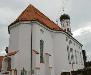  ?? Foto: Anne-Marie Wiedemann ?? Nach umfangreic­hen Arbeiten an der Kirche St. Stephan in Häder ist die Renovierun­g abgeschlos­sen. Am Samstag um 19 Uhr wird das mit einem Festgottes­dienst mit Weihbischo­f Florian Wörner gefeiert.