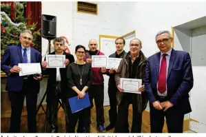  ??  ?? À droite, Jean-François Parigi, député, a félicité les médaillés du travail