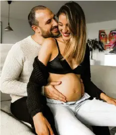  ?? STEVEN EPPRECHT ?? Sara und Lorenzo Leutenegge­r werden erstmals Eltern.
