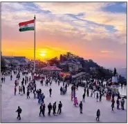  ?? (The New York Times/Poras Chaudhary) ?? Crowds gather for an evening on the Ridge, an open space at the heart of the city, in Shimla, Himachal Pradesh, India.