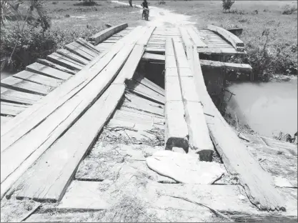  ??  ?? The bridge in Maruranau that is still being used by residents of the South Rupununi.