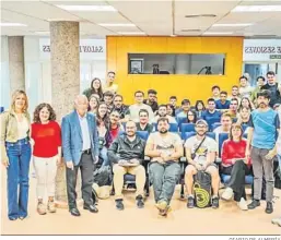  ?? DIARIO DE ALMERÍA ?? Alumnos universita­rios de Valencia, en su visita a Roquetas de Mar.