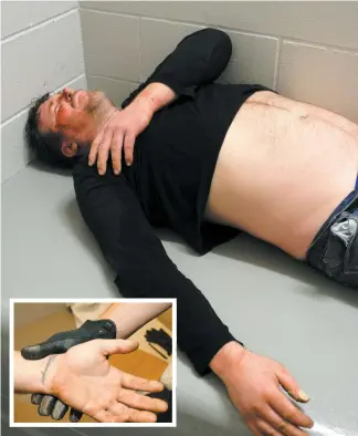  ?? PHOTOS COURTOISIE DE LA COUR ?? Ugo Fredette dans sa cellule, après son arrestatio­n en Ontario. En mortaise, le tatouage au poignet gauche, avec l’inscriptio­n « Véronique », prénom de sa conjointe.