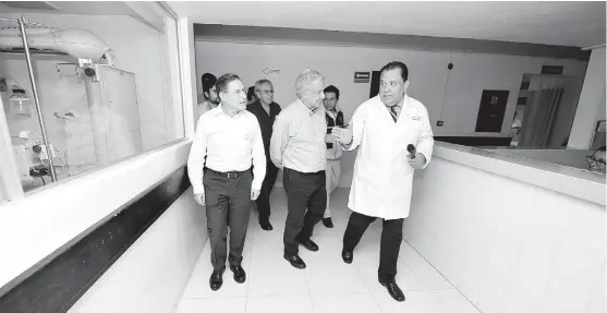  ?? ESPECIAL ?? López Obrador recorrió, en compañía de Rosas Aispuro, el Hospital Rural No. 162 y el Hospital Rural No. 26 de Guadalupe Victoria.