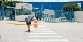  ?? FOTO: ALFONSO BERBER ?? Ya se realizó el trabajo de pinta de señalética en el Hospital Materno Infantil.