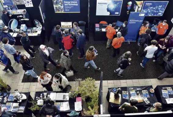  ?? PHOTO: SUPPLIED PHOTO: PETER MCINTOSH ?? Overview . . . Prospectiv­e students look at the options during yesterday’s expo at the University of Otago.