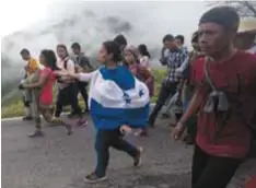  ?? | AP ?? La caravana de Honduras se dirige hacia la frontera sur de México.