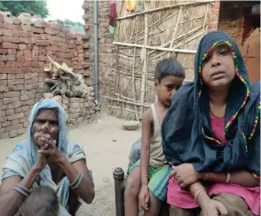  ??  ?? Salma, wife of Insaf Ali, who died the day he arrived at his village Matkhanva, Shravsati, returning from Mumbai