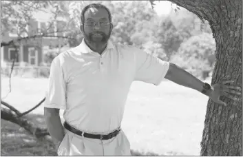  ?? LM OTERO/AP ?? ESTRUS TUCKER, 67, POSES FOR A PHOTO in the Como neighborho­od of Fort Worth, Texas, on Tuesday. The Census Bureau is due to release new data on the nation’s changing population. The numbers scheduled to come out today will show that dozens of counties across 18 states no longer have a majority racial or ethnic group.