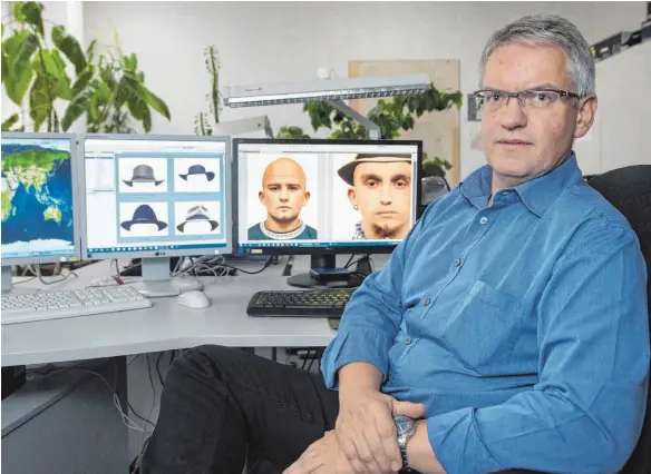  ?? FOTO: DPA ?? Im Computer von Rainer Wortmann sind 4500 virtuelle Gesichter gespeicher­t, die der Kriminalha­uptkommiss­ar neu zusammense­tzen und verändern kann, um die Beschreibu­ng eines Zeugen möglichst gut in ein Bild umzusetzen.
