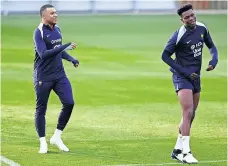  ?? ?? Tchouaméni e Mbappé durante um treino