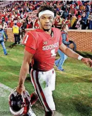  ?? [PHOTO BY NATE BILLINGS, THE OKLAHOMAN] ?? Kyler Murray leaves the field after Oklahoma’s Bedlam win this season.