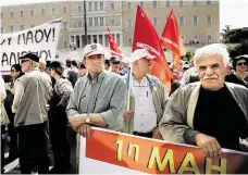  ?? Řečtí důchodci protestují proti úsporným plánům. FOTO REUTERS ?? Proč nás obětují?