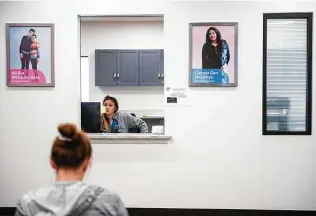  ?? Carlos Javier Sanchez / Contributo­r file photo ?? Planned Parenthood is urging Texas health officials to give it six months to help Medicaid recipients who use its clinics for nonabortio­n services to find other providers.