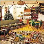  ?? CHRIS RIDLEY ?? A living room is decorated like 1965 at Christmas Past at the Geffrye Museum.
