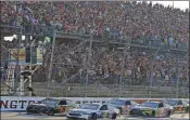  ?? [AP/TERRY RENNA] ?? Kevin Harvick in the No. 4 Ford leads the field past the green flag at the start of the 2017 Southern 500 at historic Darlington Raceway.