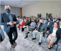  ?? ORACIO CHÀVEZ ?? Anunció Bonilla, becas a profesioni­stas al 100%