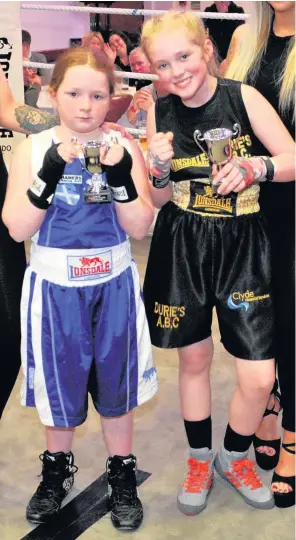  ??  ?? Here come the girls Durie’s boxer Ruby Samson was against Chloe Johnstone in blue