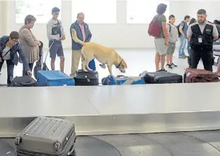  ??  ?? Instalacio­nes. El aeropuerto fue ampliado para recibir más gente.