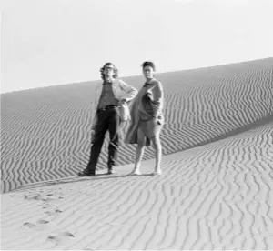  ??  ?? Christo and Jeanne-Claude, in 1982, searching the Abu Dhabi desert for locations to site their grand Mastaba project — expected to be the largest sculpture in the world if built