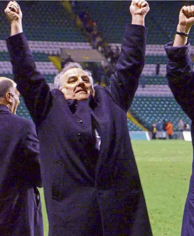  ?? ?? Steve Paterson, centre, salutes the ICT fans after the win over Celtic. Image: SNS.