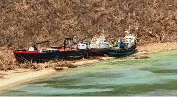  ??  ?? Hurrikan „Irma“hat verheerend in der Karibik gewütet. Das Foto zeigt Schiffe, die wegen des Sturms auf den British Virgin Islands gestrandet waren.