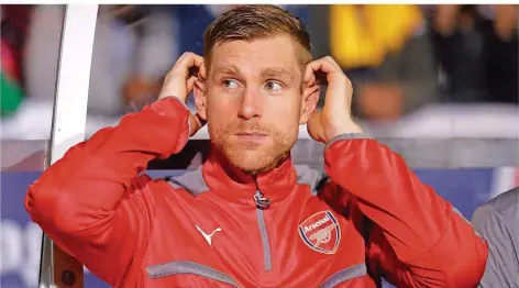  ?? FOTO: DUNHAM/DPA ?? Ex-Nationalsp­ieler Per Mertesacke­r, bis Mai noch beim FC Arsenal aktiv, litt jahrelang unter extremen körperlich­en und mentalen Problemen.