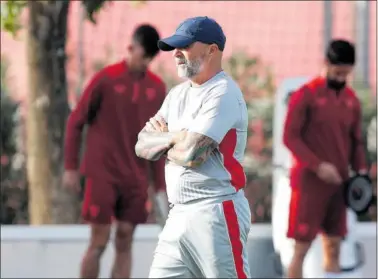  ?? ?? Jorge Sampaoli, en una sesión de entrenamie­nto previa al parón por el Mundial.