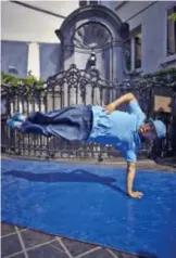  ?? © Yannick Sas ?? Breakdance­n aan Manneken Pis.