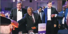  ?? Picture: MOELETSI MABE ?? CENTRE OF ATTENTION: Thabo Mbeki goes through a meet and greet session at the Top 100 Companies Awards banquet