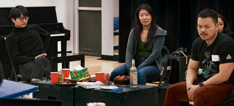  ?? MIA MIAO ?? From left: Adam Yiqi Huang, Jin Chen, Fei Peng, and Kaye Huiyuan Hu in a rehearsal of Vermilion Theater’s “God of Carnage.”